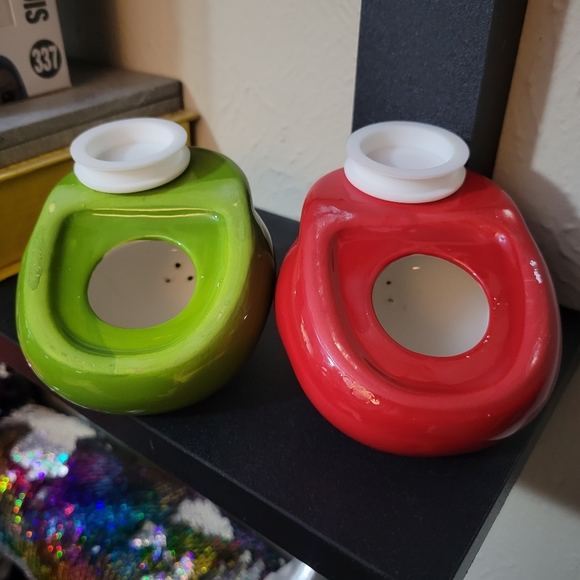 Mario and Luigi Salt & Pepper Shakers - Picture 3 of 3